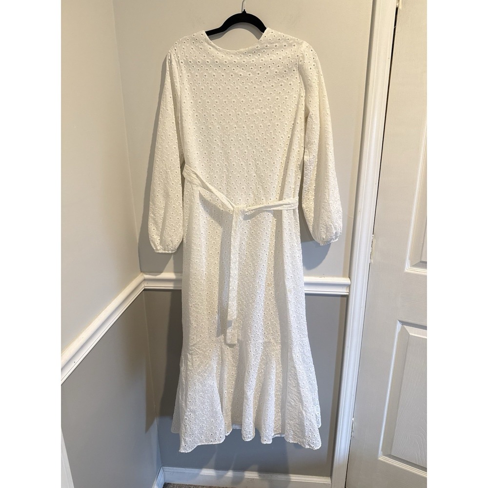 Refka‎ White modest Eyelet dress  crew neck, long sleeves self-tie Belt  Size 8